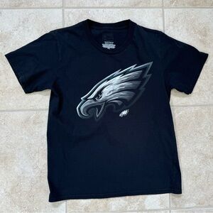 Philadelphia Eagles Youth T-Shirt 
Size: Youth Medium
Color: Black/Green